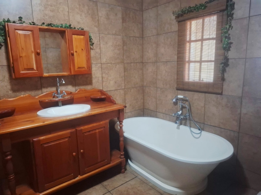 4 Bedroom Property for Sale in Suidrand Free State